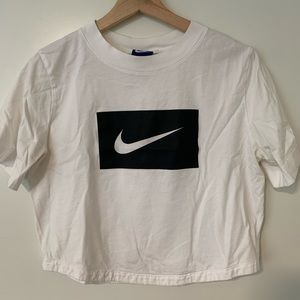 Nike Medium Crop Top